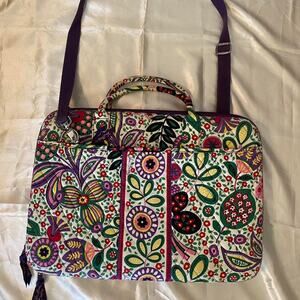 Retired Vera Bradley Hard Case zip up laptop in the "Viva la Vera" floral
